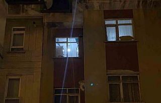 Evinin camına çıktı, etrafa ateş açtı, polise...