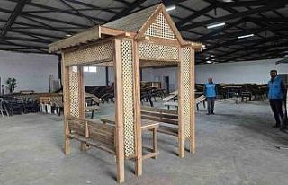 Eyyübiye, parklarındaki malzemeleri kendileri üretiyor