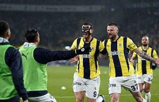 Fenerbahçe, 9 yıl sonra Trabzonspor’a 4 gol attı