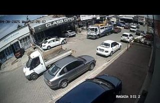 Freni boşalan kamyon geri kaçtı, 4 araca çarparak...