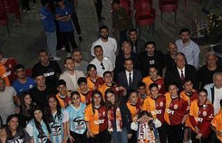 Galatasaray’ın efsaneleri Cizre’de gençlerle...