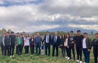 Geleceğin ziraatçıları uygulamalı derste buluştu