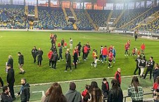 Gençlerbirliği oyuncusu Fıratcan Üzüm’den saygısız...