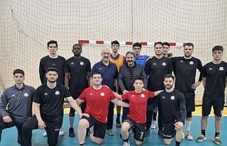 Gençlik ve Spor İl Müdürü Kalın, hentbol antrenmanına...