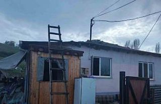 Gönen’de müstakil ev yangında kül oldu