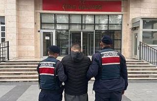 Hakkında 5 yıl kesinleşmiş hapis cezası bulunan...