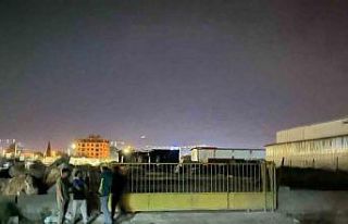 Hurdacı dükkanı alevlere teslim oldu