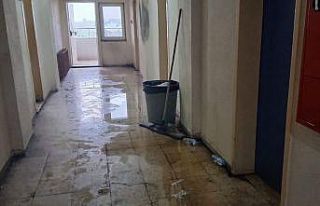 Iğdır’da erkek öğrencilerin yurdunu su bastı