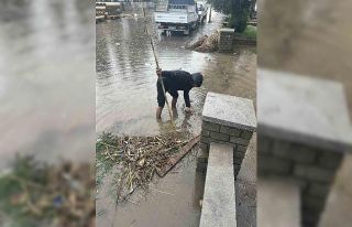 Ilıcabaşı Mahallesi’nde kargı çöpleri giderleri...