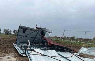 İncirliova’da fırtına etkili oldu