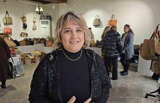 İnternetten hasır çanta yapmayı öğrenen girişimci...