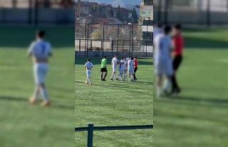 Isparta’da hakeme yumruklu saldırı anbean görüntülendi