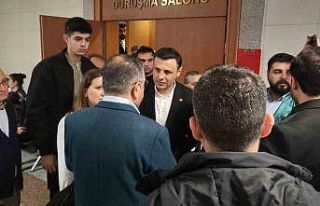 İzinsiz yürüyüşlere katılarak provokatif paylaşım...