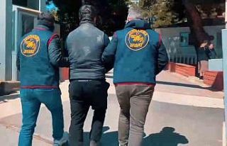 Jandarma 15 yıl 10 ay hapis cezası bulunan şahsı...