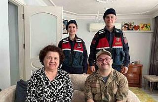 Jandarma ekipleri down sendromlu Efekan ile devriye...