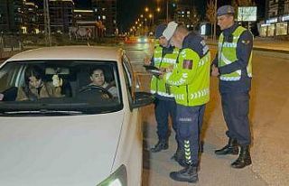 Jandarma ekiplerinden sıkı denetim