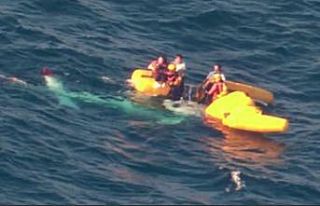 Japonya’da ambulans helikopter denize düştü:...