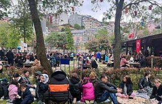 Kağıthane’de vatandaşlar deprem sonrası Hasbahçe...