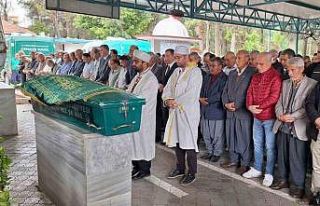 Kalp krizi geçiren öğretmen hayatını kaybetti