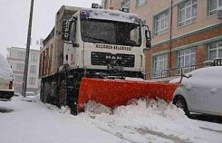 Kar yere düştü ekipler sahaya indi