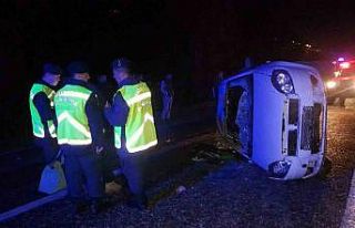 Karabük’te devrilen otomobil 30 metre sürüklendi:...
