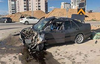 Karaman’da iki otomobil çarpıştı: 1 yaralı