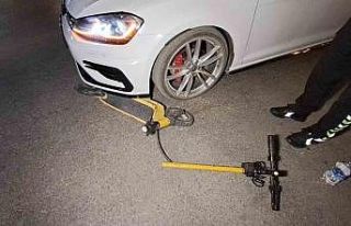 Karaman’da otomobil ile elektrikli skuter çarpıştı:...