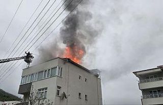 Kastamonu’da korkutan çatı yangını
