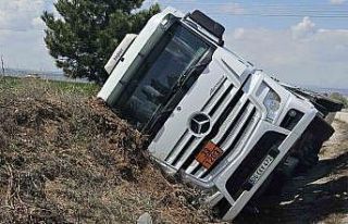 Kırıkkale’de akaryakıt yüklü tanker şarampole...