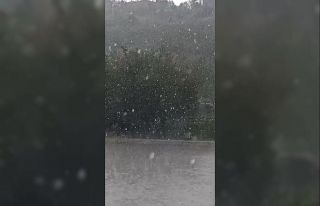 Kocaeli’de aniden bastıran dolu sürücülere zor...