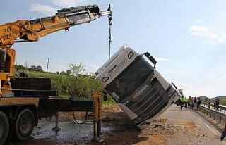 Kula’da tır ile otomobil çarpıştı: Kaza ucuz...