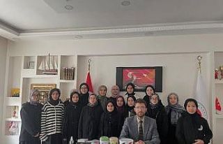 Kur’an kursu öğrencilerinden anlamlı bağış