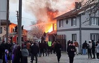 Kütahya’da yanan ev kullanılamaz hale geldi