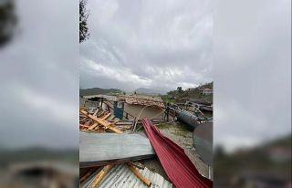 Kuvvetli rüzgar çatıları uçurdu