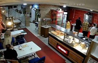 Lokanta çalışanı Heimlich manevrasıyla çocuğun...