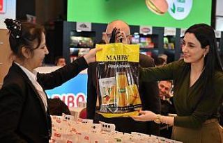 Mahbuba, Antalya’da göz doldurdu