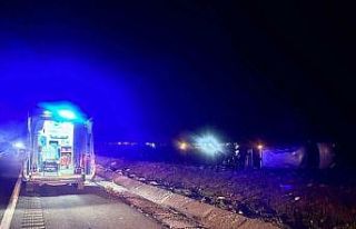 Mardin’de kontrolden çıkan minibüs takla attı:...