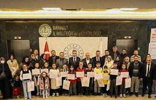 Minik Eller Tasarlıyor projesi kapsamında farklı...