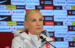 Necla Güngör Kıragası: "Slovenya karşısında...