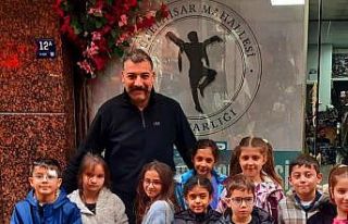 Öğrenciler sordu, mahalle muhtarı yanıtladı