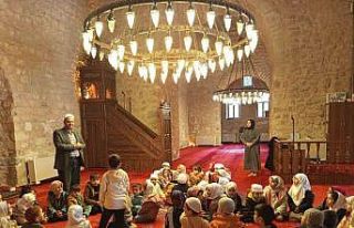 Öğrenciler tarihi Ulu Camiyi gezidi