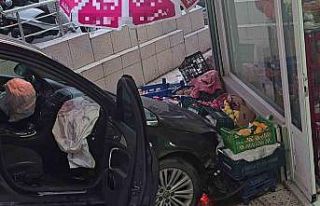 Ordu’da faciadan dönüldü: Kazaya karışan otomobil...