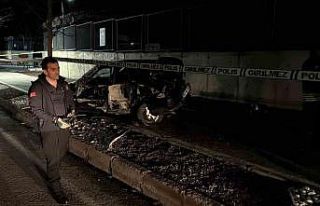 Otomobil ağaca çarptı, sürücüsü hayatını...