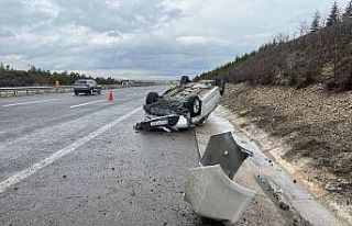 Otoyolda 9 araç kaza yaptı, 2 kişi yaralandı