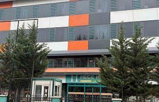 Özel kolejde maaş alamayan öğretmenler işi bırakınca...