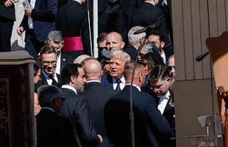 Papa Franciscus, 250 bin kişinin katıldığı cenaze...