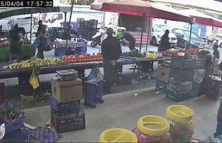 Pendik’te pazarda yürüyen vatandaş epilepsi nöbeti...