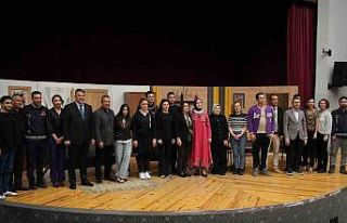 Polisler tiyatroyla uyuşturucuya savaş açtılar