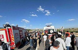 Şanlıurfa’da otomobiller çarpıştı: 2’si...