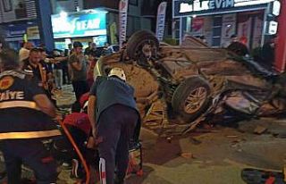 Şanlıurfa’da park halindeki araçlara çarpan...